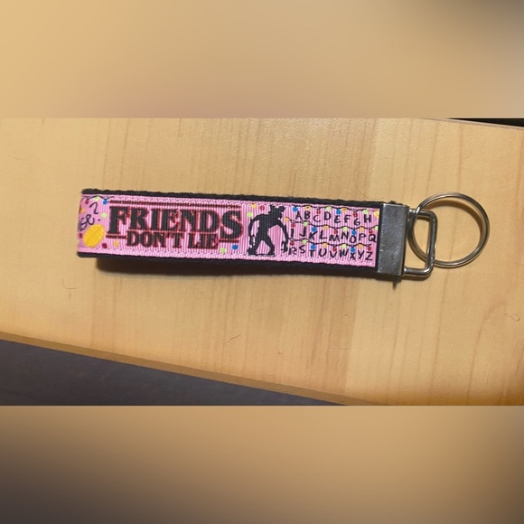 Stranger Things Keychain Accessory - Picture 2 of 4